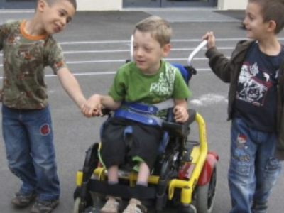 Enfants handicapés en milieu scolaire : le Défenseur des droits lance un appel à témoignages
